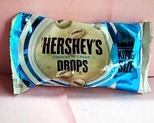 Hersheys King Size Cookies &Creme Chocolate Drops 59 g