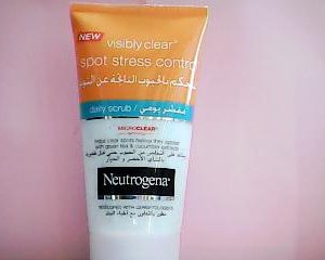 Neutrogena Spot Controling Scrub 150ml