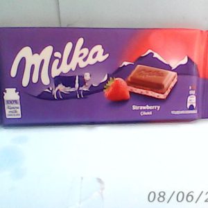 Milka Strawberry Chocolate Bar 100 g