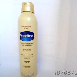 Vaseline Essential Healing Spray Moisturiser 190ml